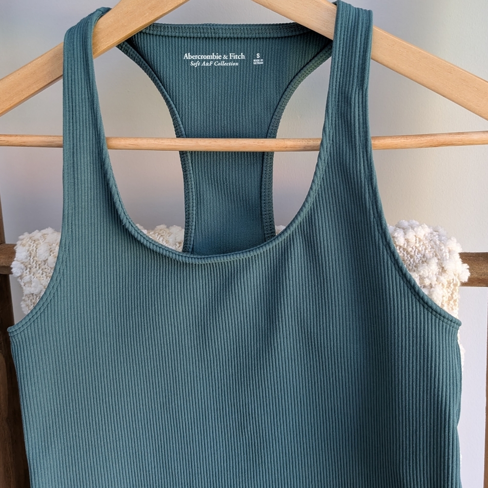 Abercrombie & Fitch Ribbed Racerback Top - Picture 5 of 8